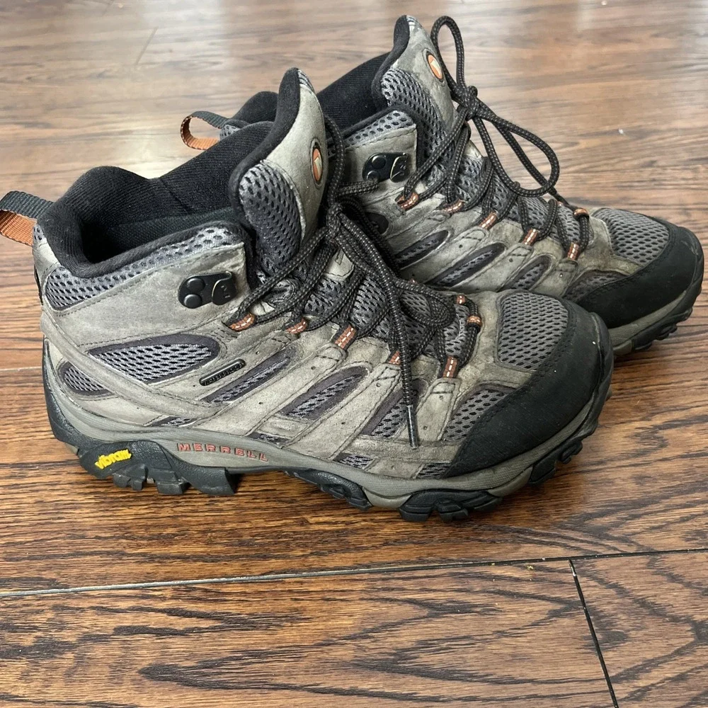 Merrell Hiking Boots Mens Size 8.5 W Gray Moab 2 Mid Vent Vibram Lace Up J06053W